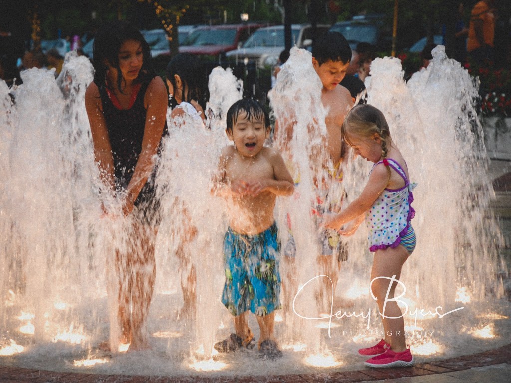 Street Photography 101: Candid Moments in Urban&nbsp;Spaces